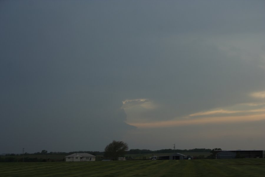 cumulonimbus supercell_thunderstorm : NE of Woodward, Oklahoma, USA   4 May 2007