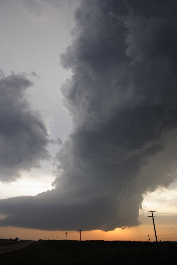 cumulonimbus supercell_thunderstorm : E of Woodward, Oklahoma, USA   4 May 2007