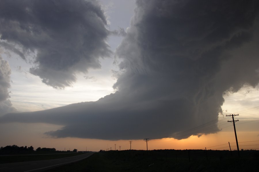 updraft thunderstorm_updrafts : E of Woodward, Oklahoma, USA   4 May 2007