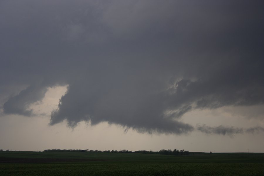 wallcloud thunderstorm_wall_cloud : SE of Greensburg, Kansas, USA   5 May 2007