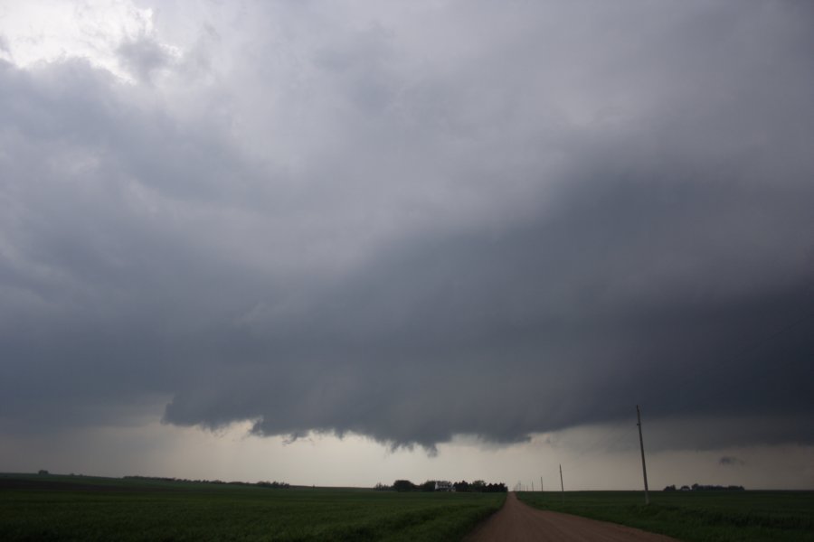 cumulonimbus supercell_thunderstorm : SE of Greensburg, Kansas, USA   5 May 2007