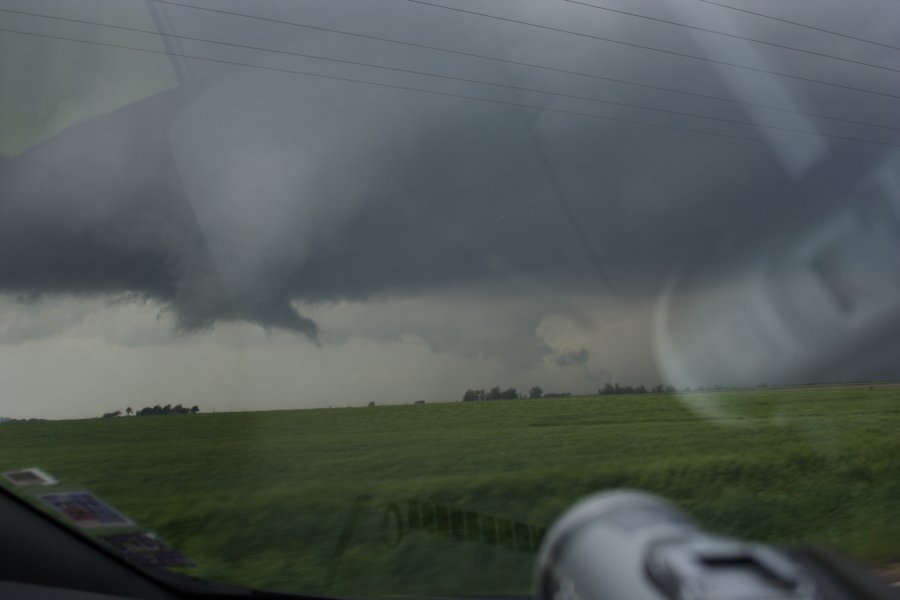 wallcloud thunderstorm_wall_cloud : SW of Pratt, Kansas, USA   5 May 2007