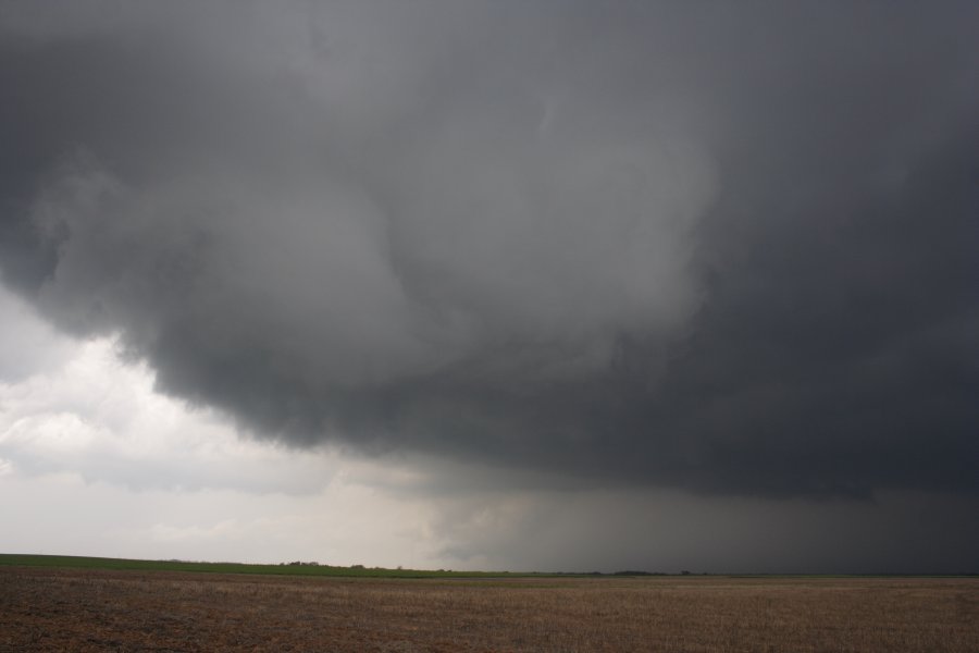 tornadoes funnel_tornado_waterspout : SW of Pratt, Kansas, USA   5 May 2007