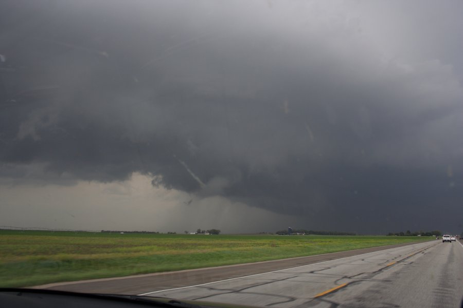 wallcloud thunderstorm_wall_cloud : SW of Pratt, Kansas, USA   5 May 2007