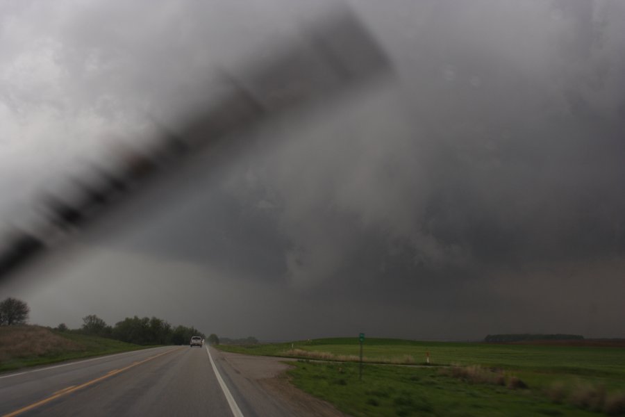 cumulonimbus supercell_thunderstorm : N of Pratt, Kansas, USA   5 May 2007