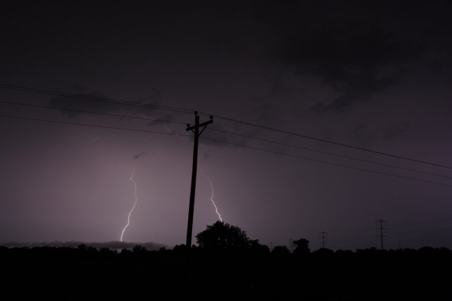 lightning lightning_bolts : E of Colbert, Oklahoma, USA   7 May 2007