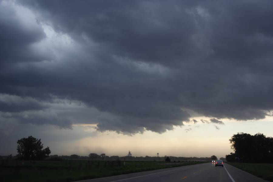 microburst micro_burst : N of Geneva, Nebraska, USA   14 May 2007