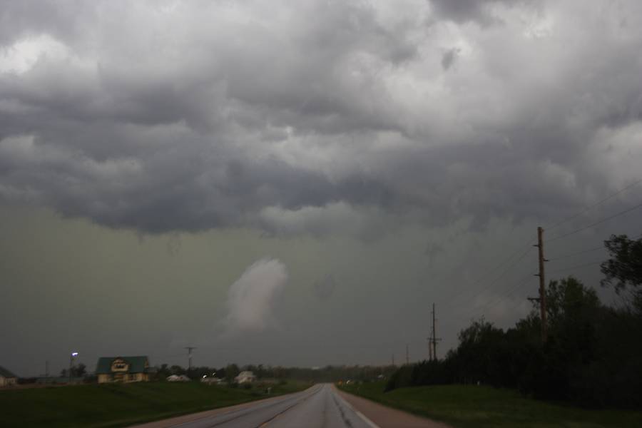 raincascade precipitation_cascade : N of Dorchester, Nebraska, USA   14 May 2007