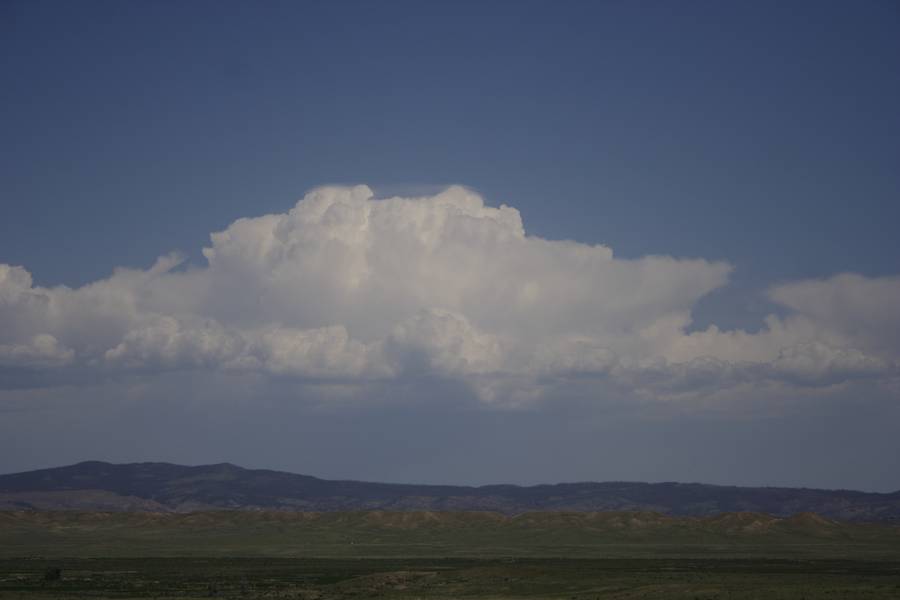 thunderstorm cumulonimbus_incus : N of Lusk, Wyoming, USA   18 May 2007