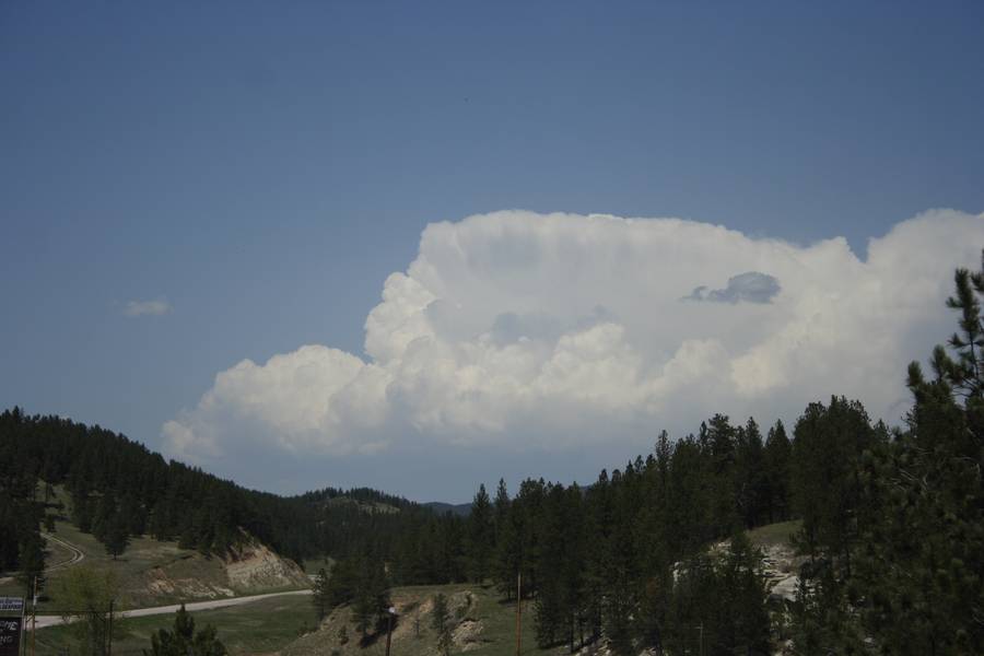 thunderstorm cumulonimbus_incus : N of Newcastle, Wyoming, USA   18 May 2007