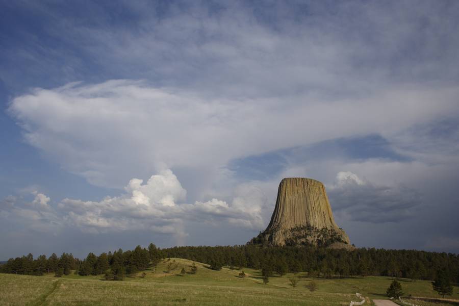 anvil thunderstorm_anvils : Devil's Tower, Wyoming, USA   18 May 2007