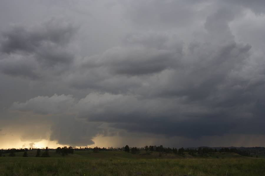 cumulonimbus thunderstorm_base : S of Roundup, Montana, USA   19 May 2007