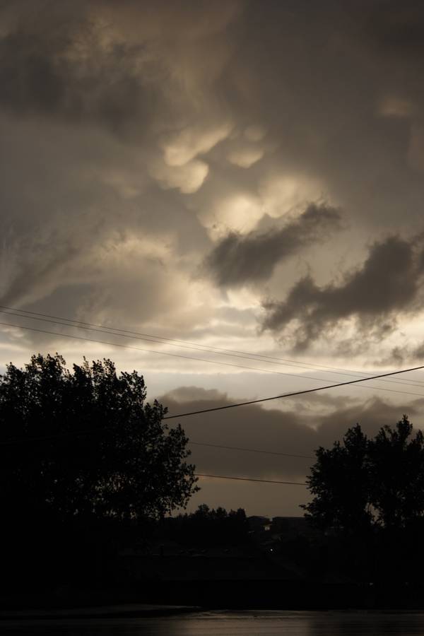 mammatus mammatus_cloud : Gillette, Wyoming, USA   20 May 2007