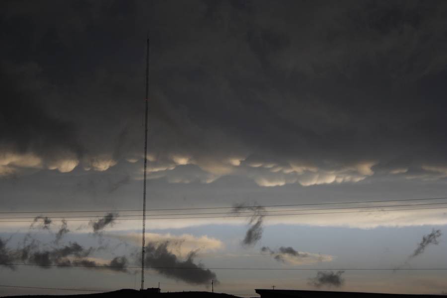 mammatus mammatus_cloud : Gillette, Wyoming, USA   20 May 2007