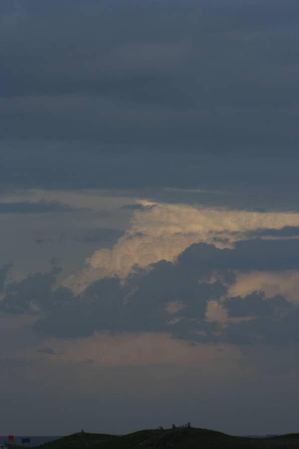 thunderstorm cumulonimbus_calvus : E of Sidney, Nebraska, USA   21 May 2007