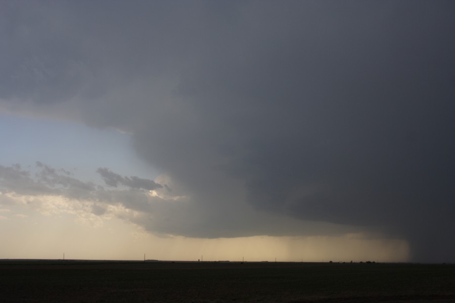 cumulonimbus supercell_thunderstorm : W of WaKeeney, Kansas, USA   22 May 2007