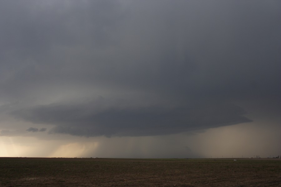 cumulonimbus supercell_thunderstorm : W of WaKeeney, Kansas, USA   22 May 2007