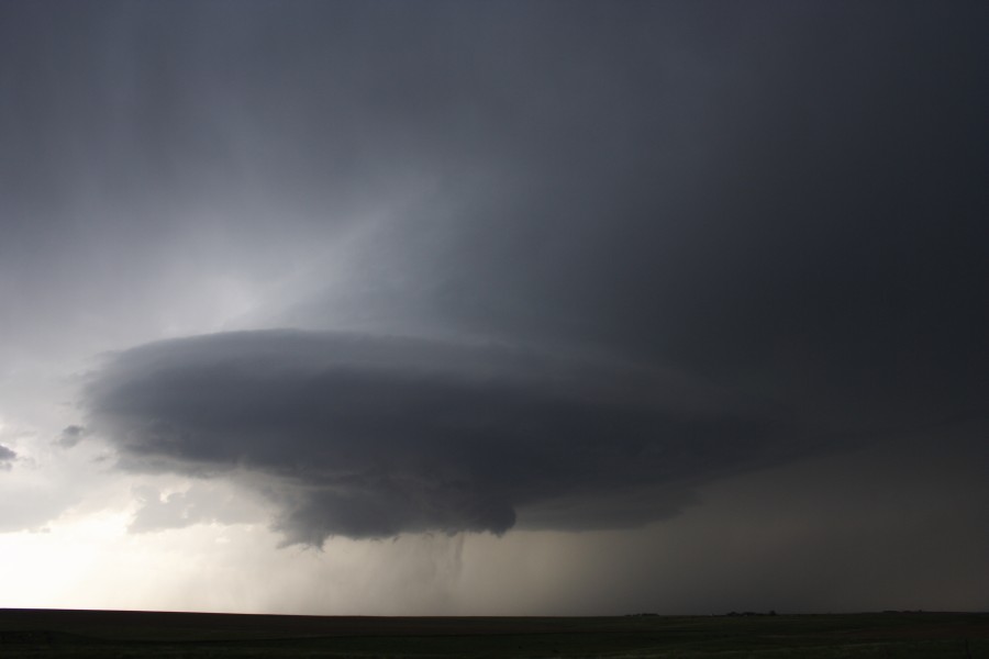 tornadoes funnel_tornado_waterspout : near St Peters, Kansas, USA   22 May 2007