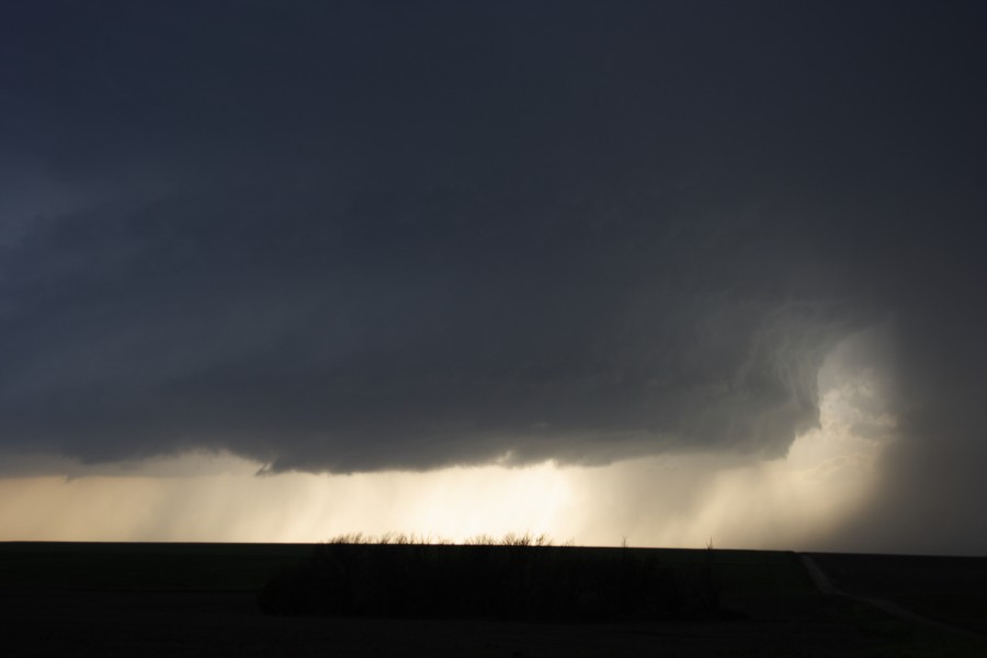 cumulonimbus thunderstorm_base : E of St Peters, Kansas, USA   22 May 2007