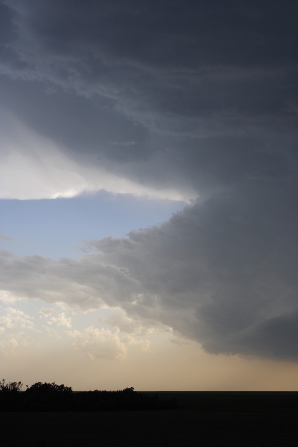 updraft thunderstorm_updrafts : E of St Peters, Kansas, USA   22 May 2007