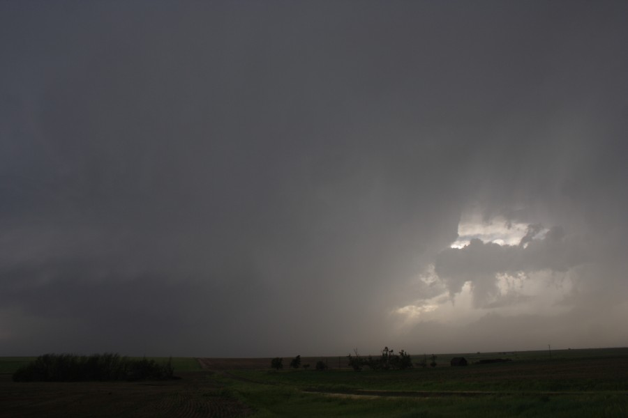 cumulonimbus supercell_thunderstorm : E of St Peters, Kansas, USA   22 May 2007