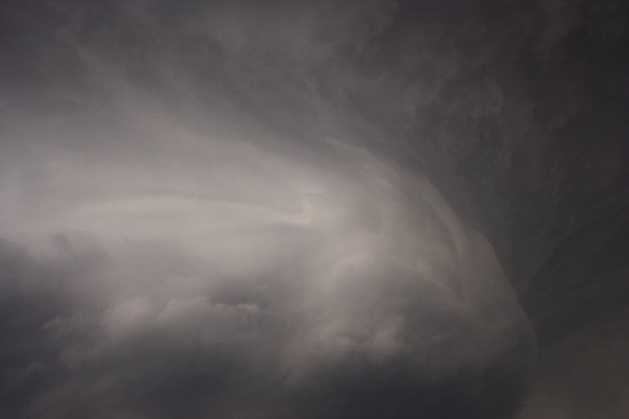 updraft thunderstorm_updrafts : E of St Peters, Kansas, USA   22 May 2007