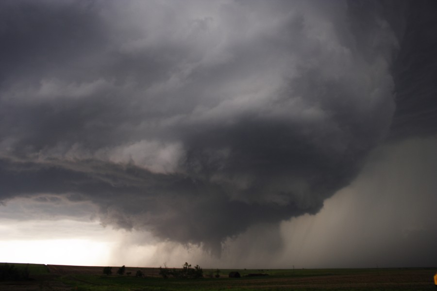 wallcloud thunderstorm_wall_cloud : E of St Peters, Kansas, USA   22 May 2007