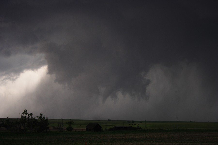 tornadoes funnel_tornado_waterspout : E of St Peters, Kansas, USA   22 May 2007