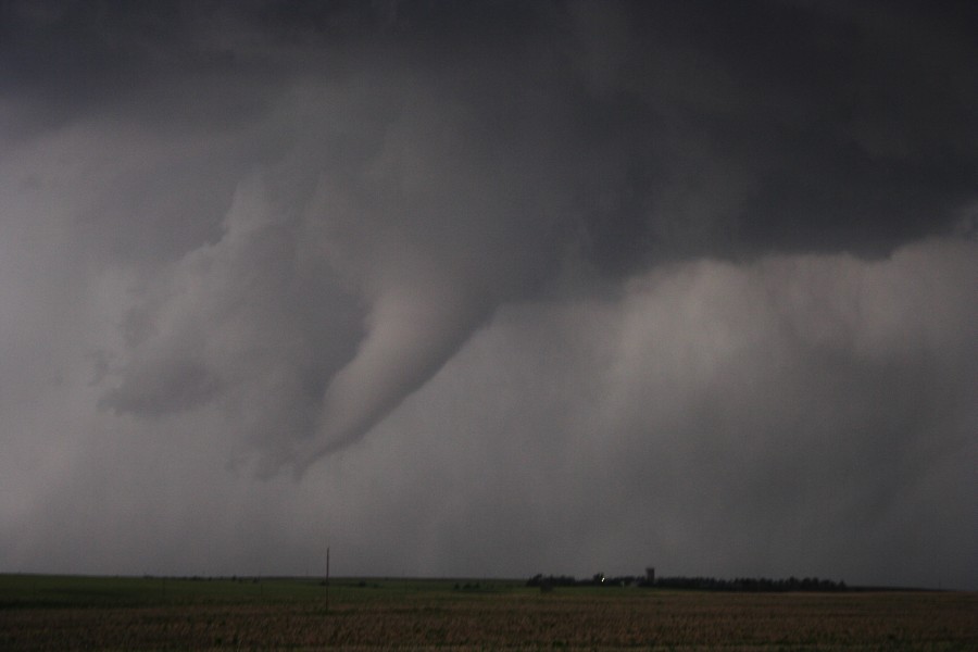 tornadoes funnel_tornado_waterspout : E of St Peters, Kansas, USA   22 May 2007