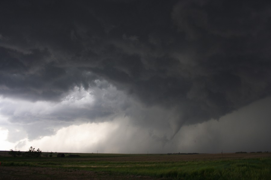 tornadoes funnel_tornado_waterspout : E of St Peters, Kansas, USA   22 May 2007