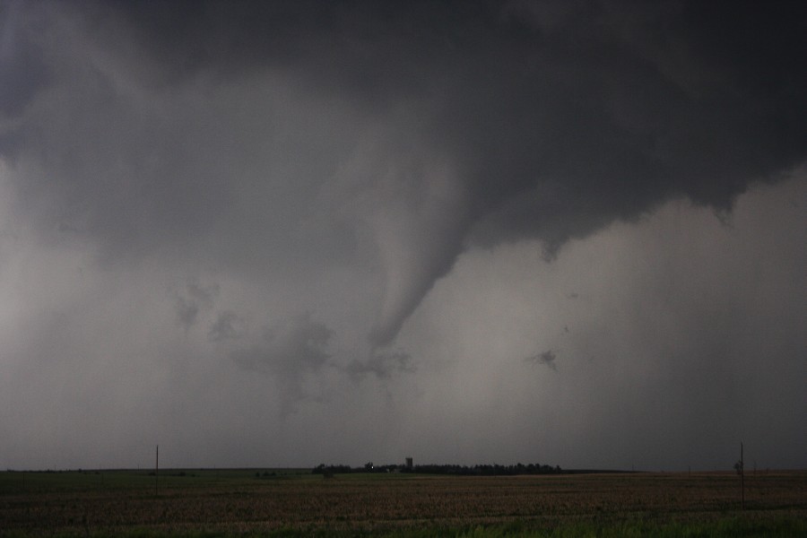 tornadoes funnel_tornado_waterspout : E of St Peters, Kansas, USA   22 May 2007