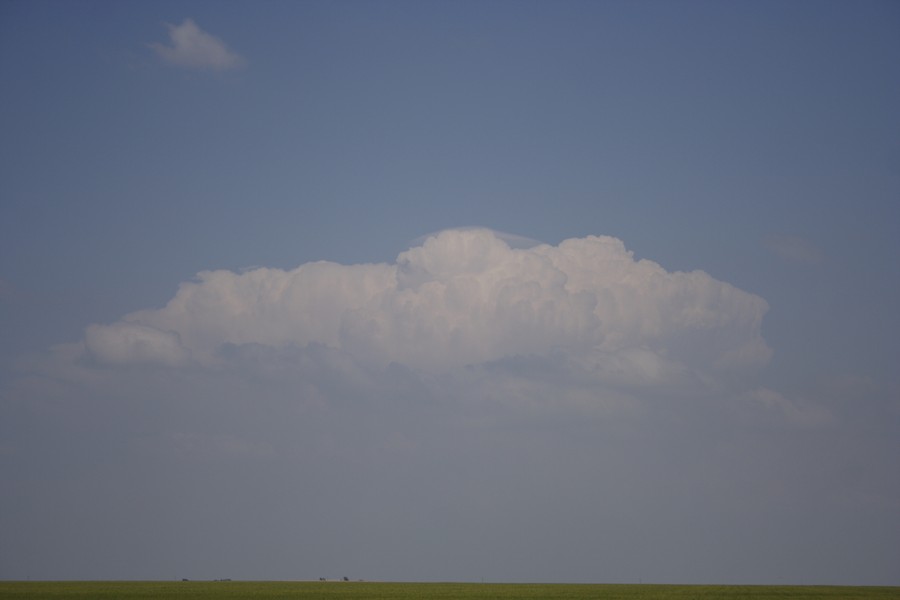 thunderstorm cumulonimbus_incus : near Balko, Oklahoma, USA   23 May 2007