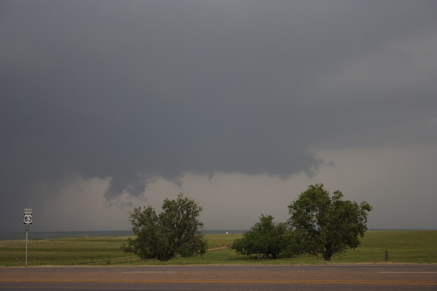 wallcloud thunderstorm_wall_cloud : SE of Perryton, Texas, USA   23 May 2007