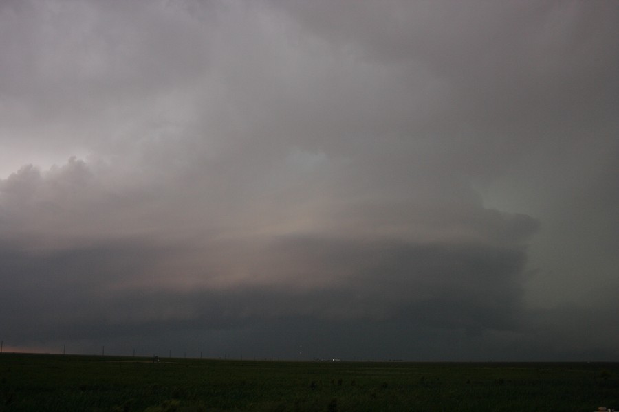 cumulonimbus thunderstorm_base : S of Darrouzett, Texas, USA   23 May 2007