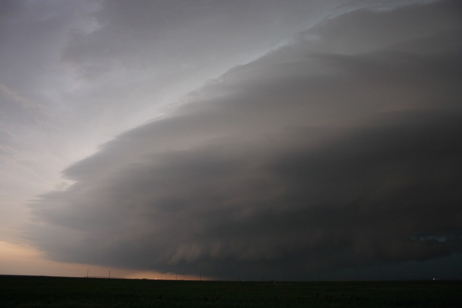 cumulonimbus thunderstorm_base : S of Darrouzett, Texas, USA   23 May 2007