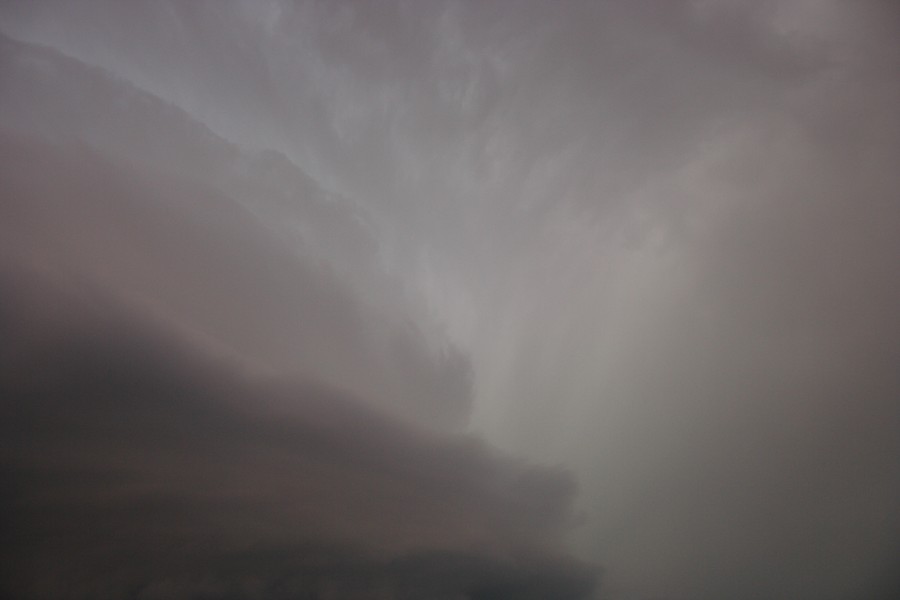 cumulonimbus supercell_thunderstorm : S of Darrouzett, Texas, USA   23 May 2007