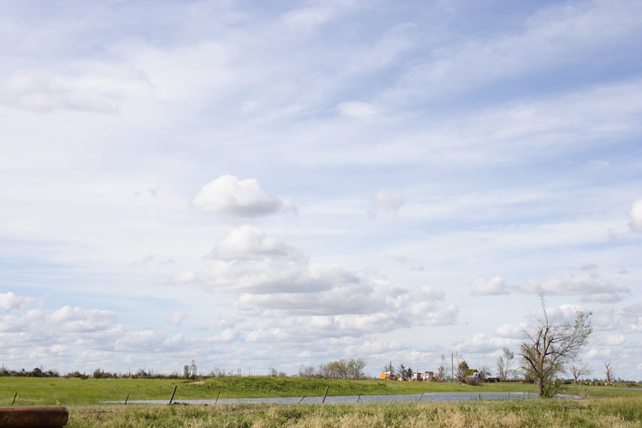 cumulus humilis : near Greensburg, Kansas, USA   24 May 2007