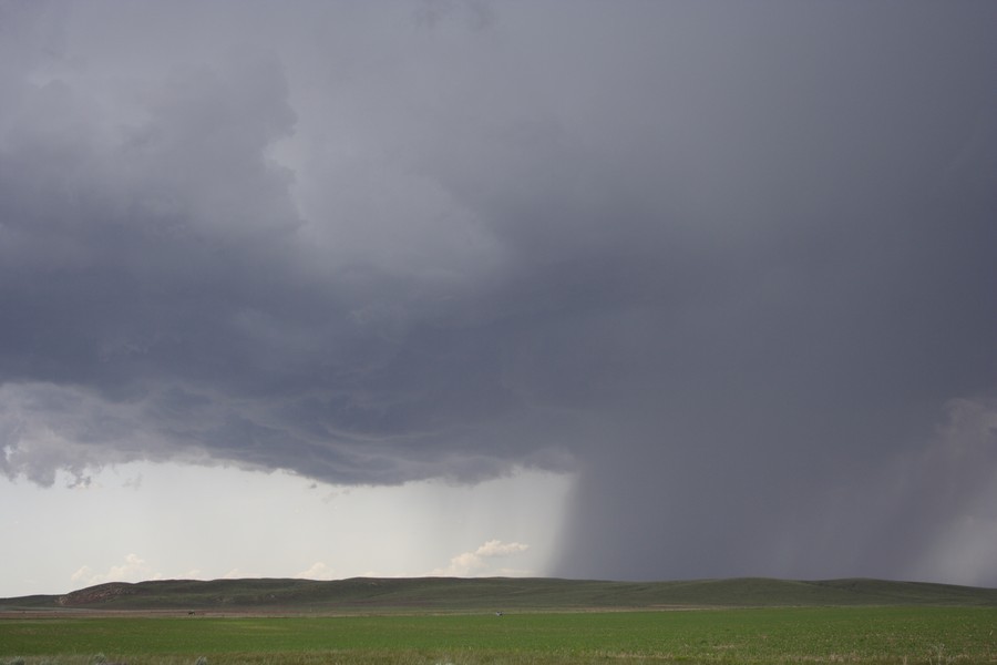 raincascade precipitation_cascade : S of Holyoke, Colorado, USA   27 May 2007