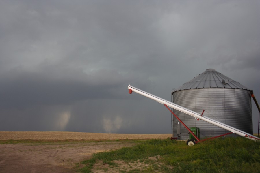 raincascade precipitation_cascade : N of Benkelman, USA   27 May 2007