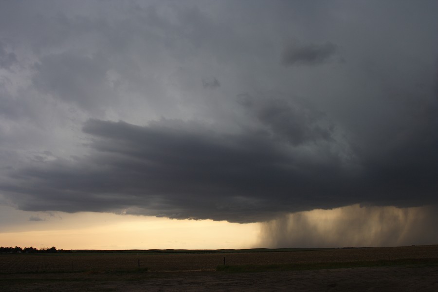 cumulonimbus thunderstorm_base : N of Benkelman, USA   27 May 2007