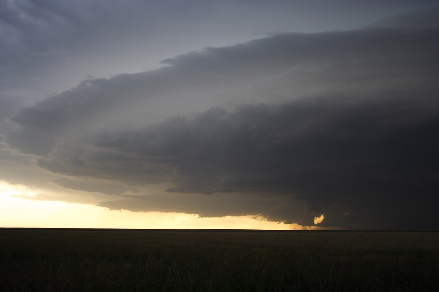 wallcloud thunderstorm_wall_cloud : E of Keyes, Oklahoma, USA   31 May 2007