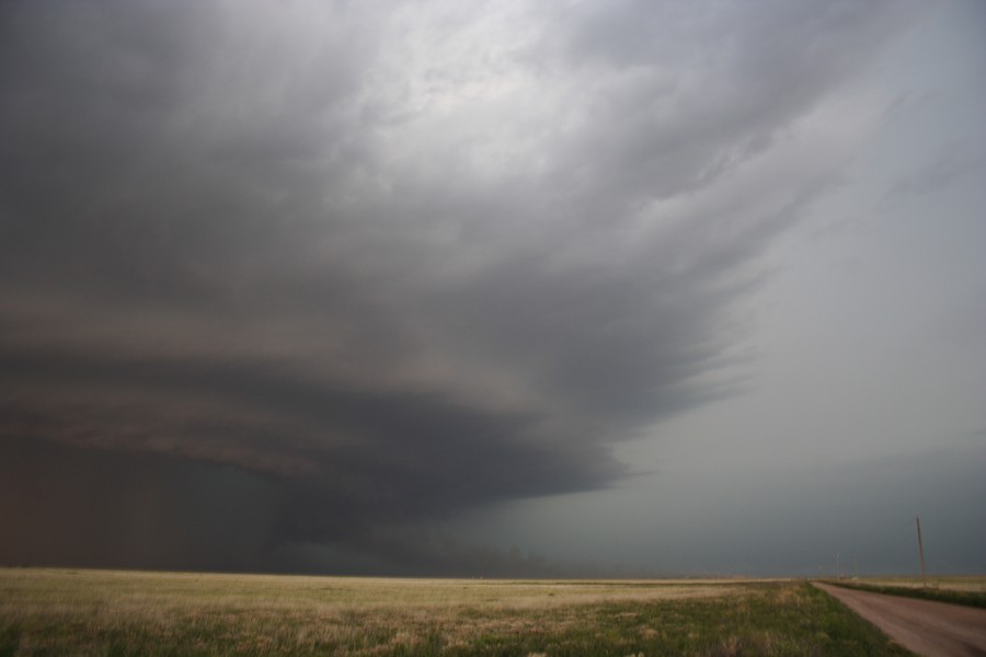 cumulonimbus supercell_thunderstorm : E of Keyes, Oklahoma, USA   31 May 2007