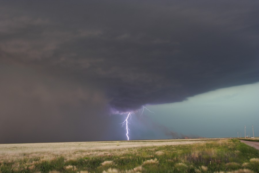 cumulonimbus thunderstorm_base : E of Keyes, Oklahoma, USA   31 May 2007