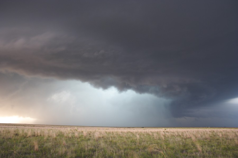 cumulonimbus thunderstorm_base : W of Guyman, Oklahoma, USA   31 May 2007