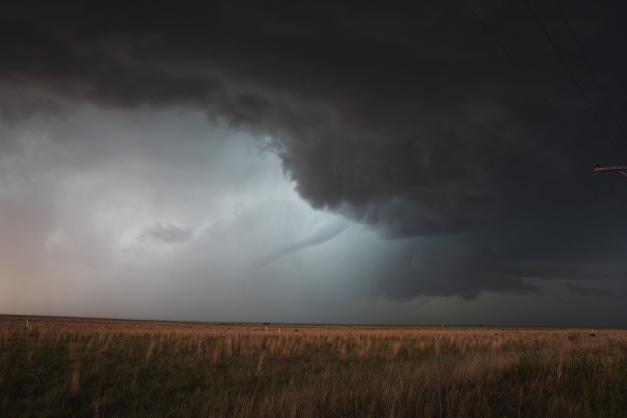 tornadoes funnel_tornado_waterspout : W of Guyman, Oklahoma, USA   31 May 2007