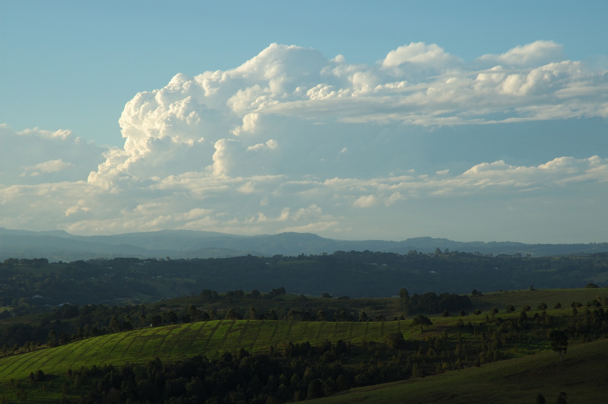 thunderstorm cumulonimbus_incus : McLeans Ridges, NSW   4 June 2007