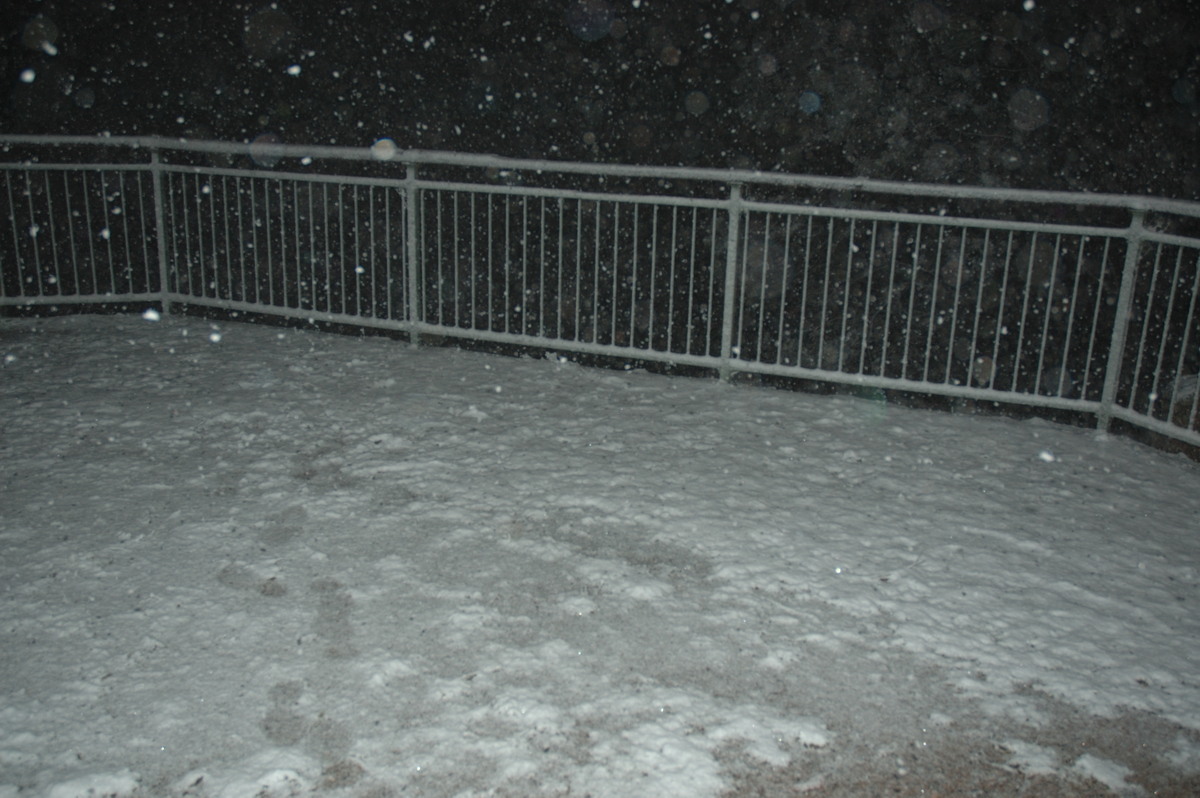 snow snow_pictures : near Tenterfield, NSW   8 June 2007