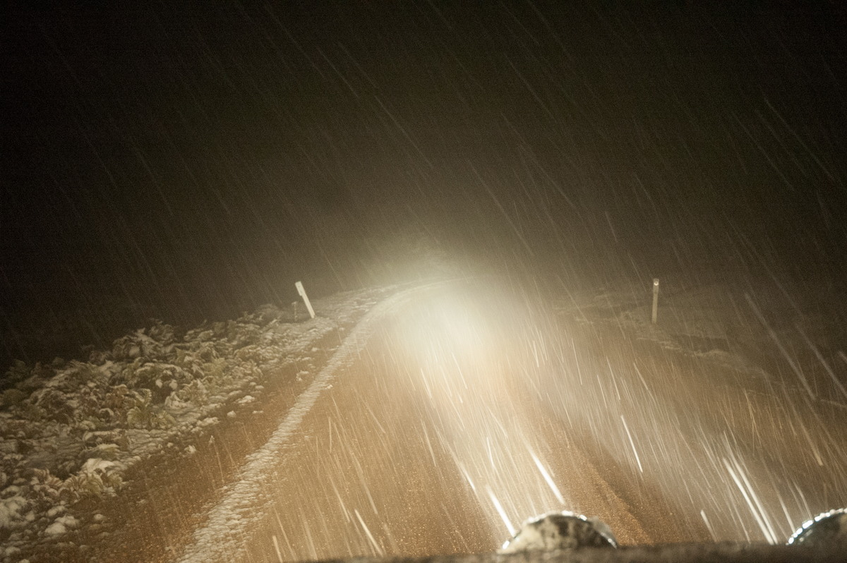 snow snow_pictures : near Tenterfield, NSW   8 June 2007