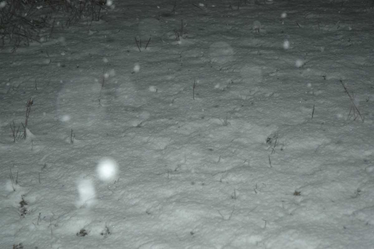 snow snow_pictures : near Tenterfield, NSW   8 June 2007