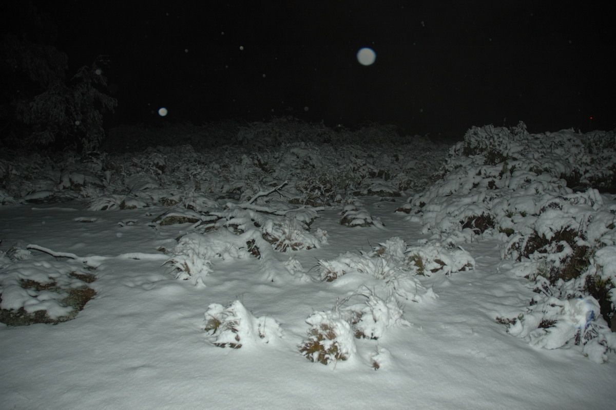 snow snow_pictures : near Tenterfield, NSW   9 June 2007